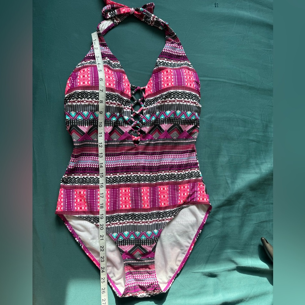 White and Pink Geometric Pattern 1 Piece Swimsuit Ladies size 14 - Picture 8 of 8